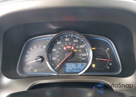 2013 Toyota Rav4 Limited z USA, uszkodzony, nr VIN 2T3DFREV0DW033543